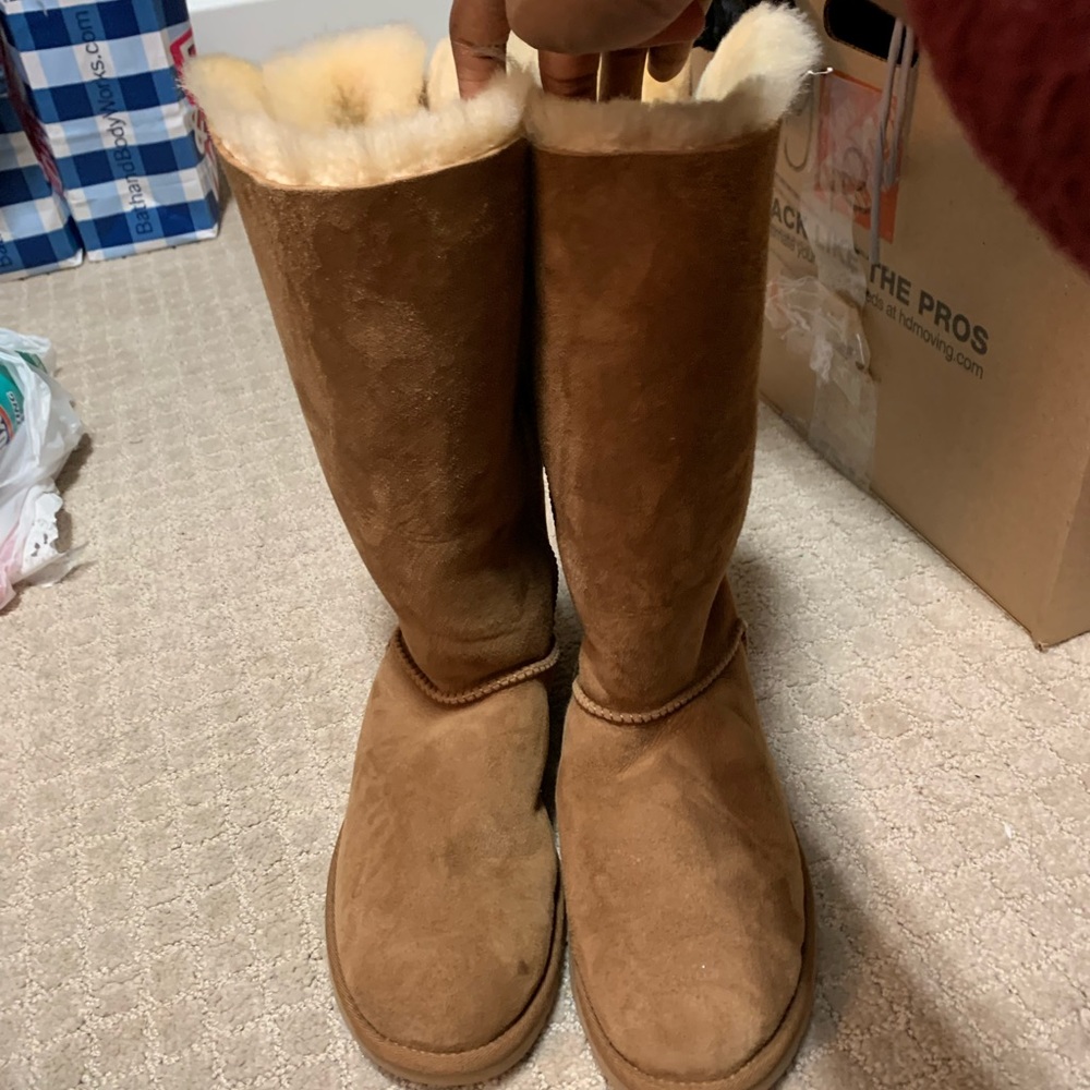COPY - Long chestnut Ugg’s Size 9 (used)